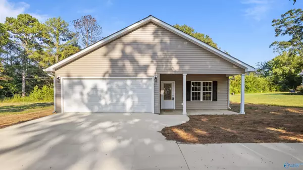 9 Woodland Drive, Centre, AL 35960