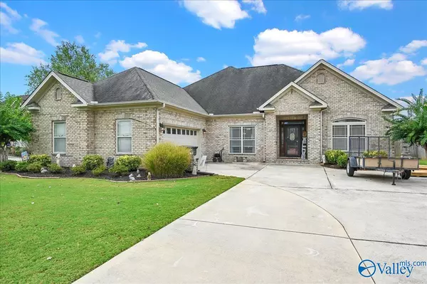 76 Little Creek Crossing, Decatur, AL 35603