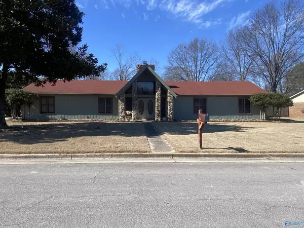 2018 SW Lancaster Avenue, Decatur, AL 35603