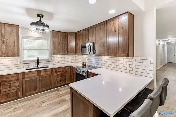 Decatur, AL 35603,353 Sunset Acres Avenue