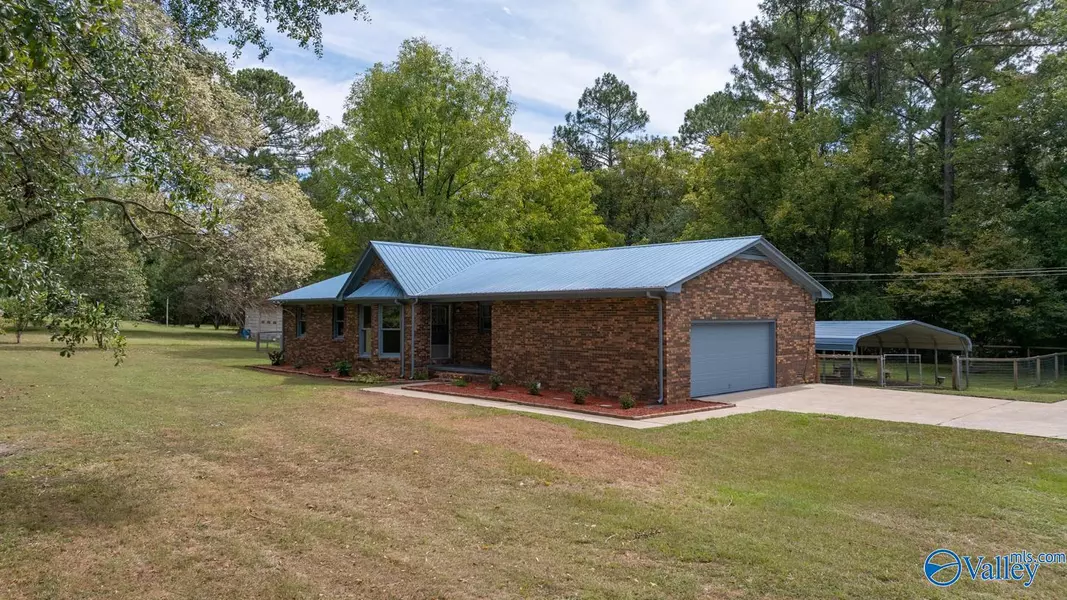 19 Holiday Shores Road, Scottsboro, AL 35769