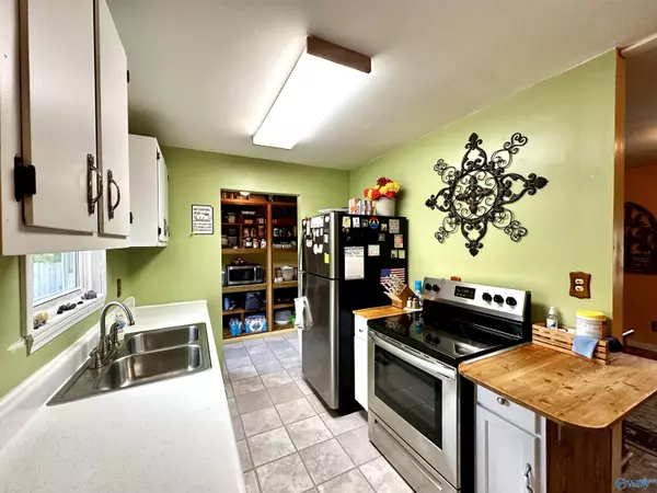 Dutton, AL 35744,966 County Road 384