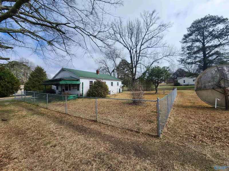 310 East Rail Road Ave, Hanceville, AL 35077