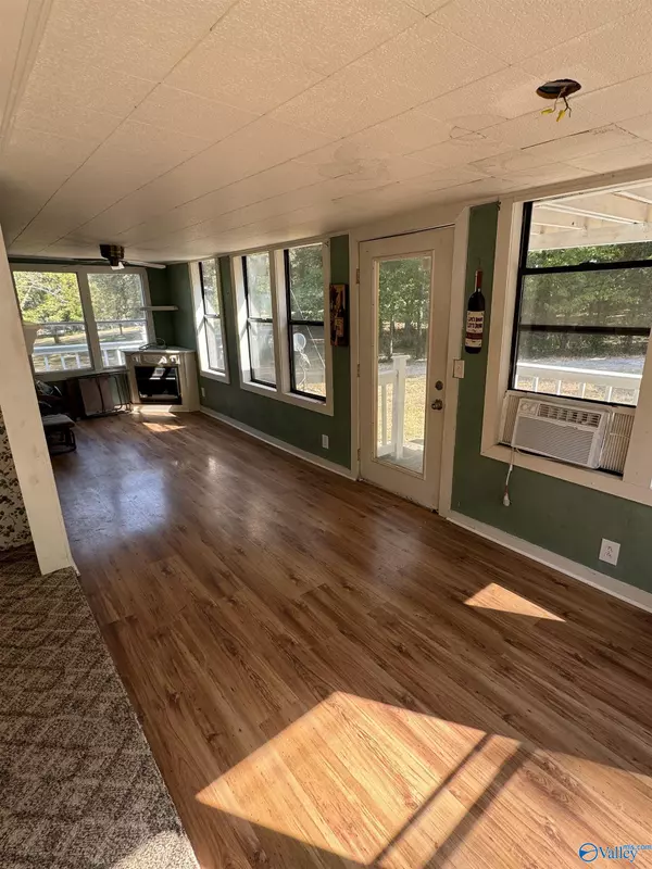 Hollywood, AL 35752,494 County Road 116