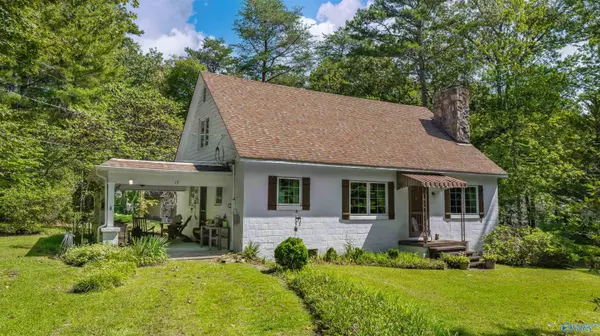 Mentone, AL 35984,17 Huron Street