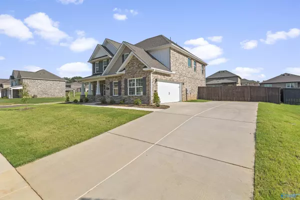 New Market, AL 35761,318 Creek Grove Avenue