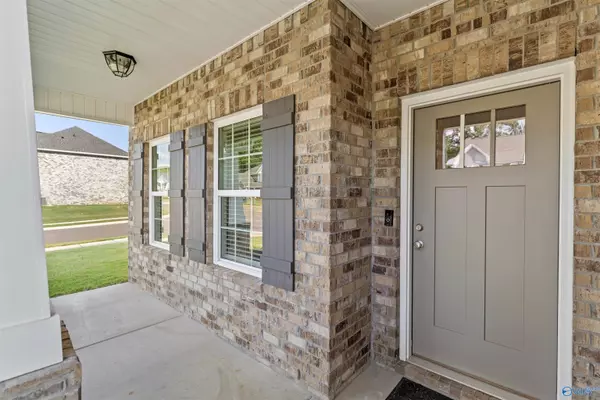 New Market, AL 35761,318 Creek Grove Avenue