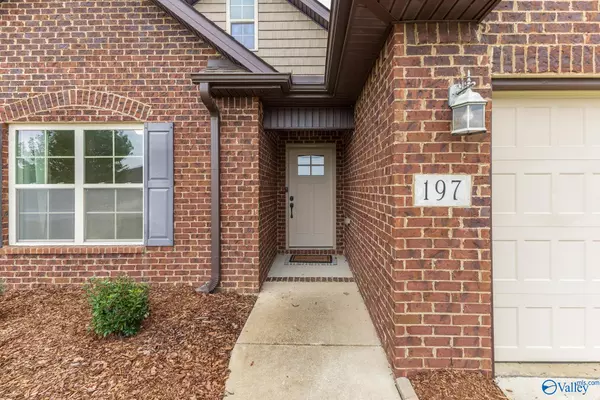 197 Olde Dogwood Trail,  Decatur,  AL 35603