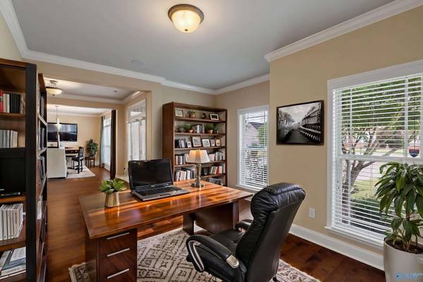297 Northlake Drive NW, Meridianville, AL 35759
