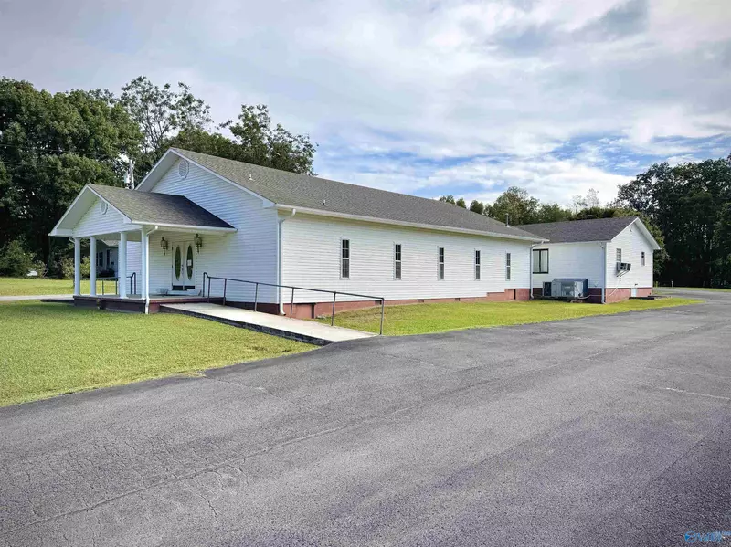 8718 County Road 17, Woodville, AL 35776