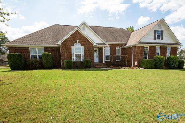 24682 Lisa Drive,  Athens,  AL 35613