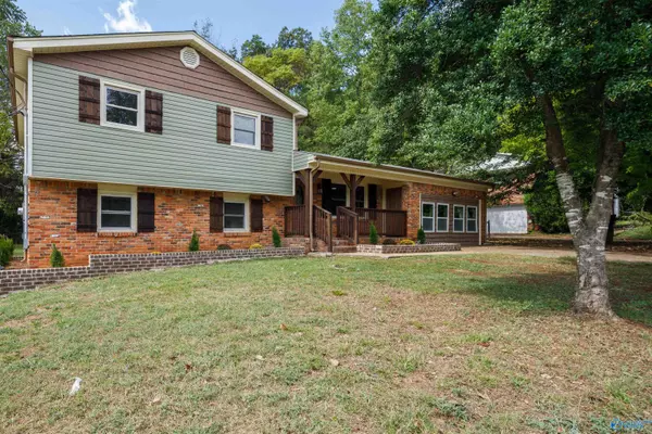 3702 NW Grantland Circle, Huntsville, AL 35810