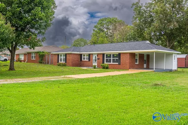 707 E Moore Street, Tuscumbia, AL 35674