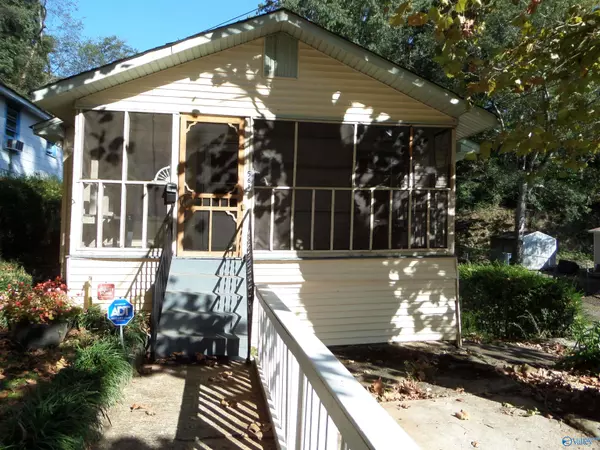 561 Line Street, Gadsden, AL 35901