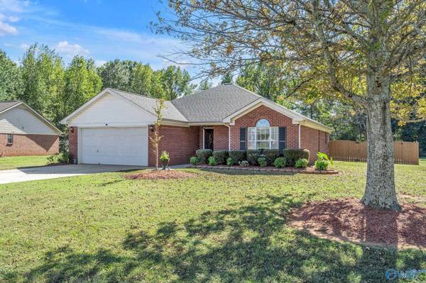 208 Willow Run Drive, Hazel Green, AL 35750