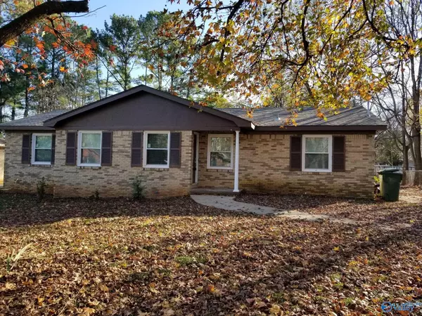 3609 Williamsburg Drive NW, Huntsville, AL 35810