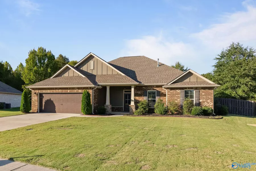 18233 Merlin Drive, Athens, AL 35613