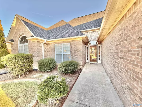 Owens Cross Roads, AL 35763,210 Deer Tracks Circle