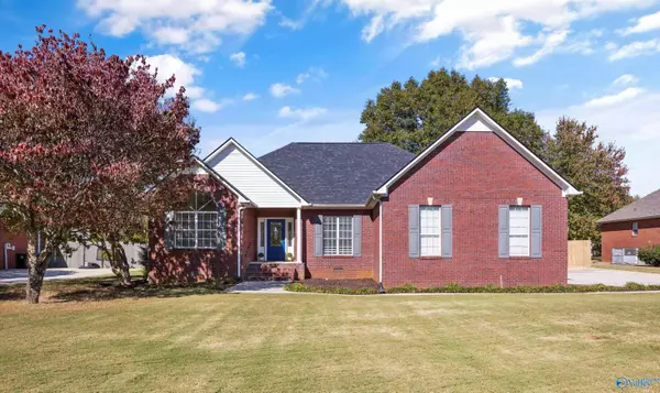 22041 Saratoga Drive,  Athens,  AL 35613