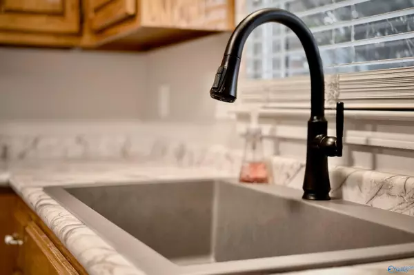 Decatur, AL 35603,2410 Kathy Lane Sw SW