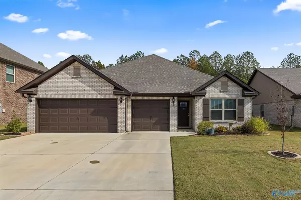 138 Barlow Way, Owens Cross Roads, AL 35763