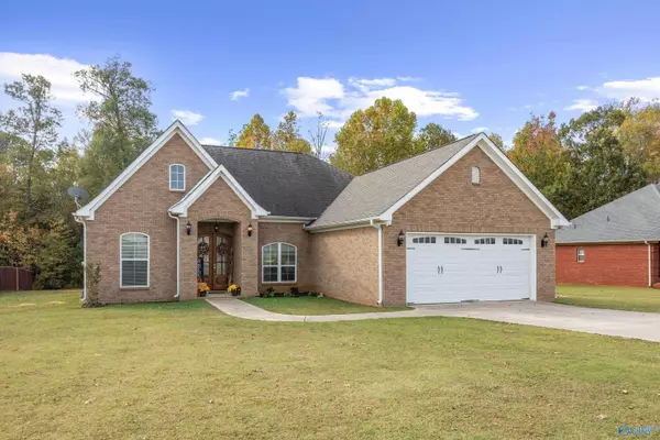 Athens, AL 35613,21675 Silver Oaks Circle