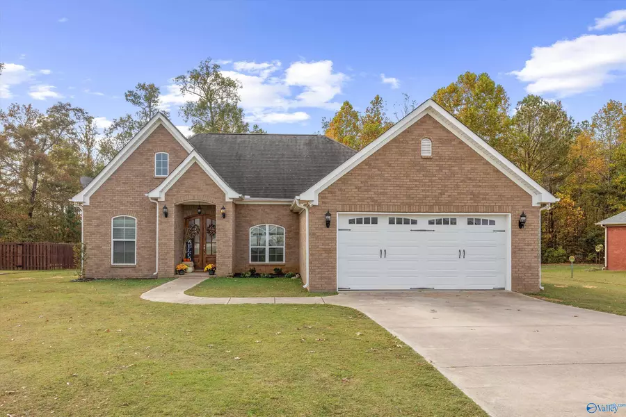 21675 Silver Oaks Circle, Athens, AL 35613