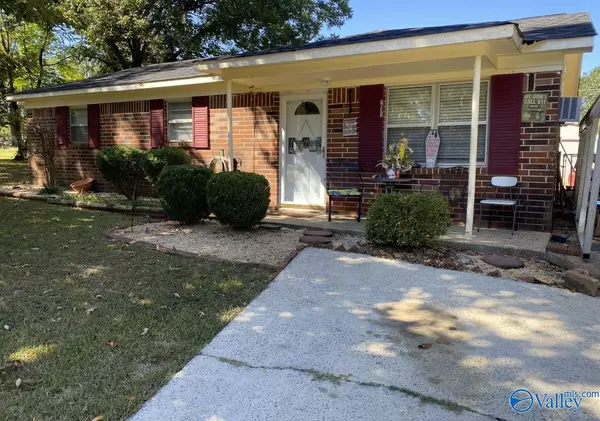 215 Livingston Lane, Moulton, AL 35650