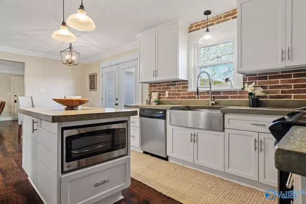 Toney, AL 35773,6738 Old Railroad Bed Road