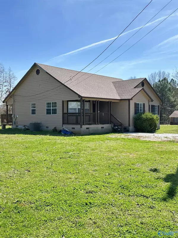 136 County Road 406, Town Creek, AL 35672