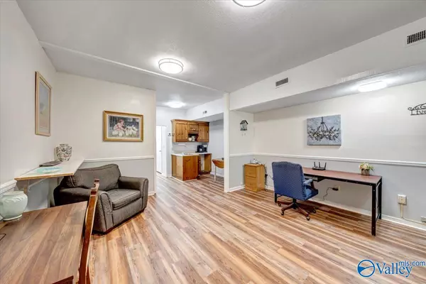 Scottsboro, AL 35768,106 W Laurel Street