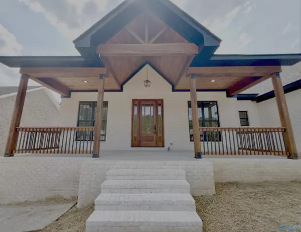 Arab, AL 35016,1347 Locust Drive NE