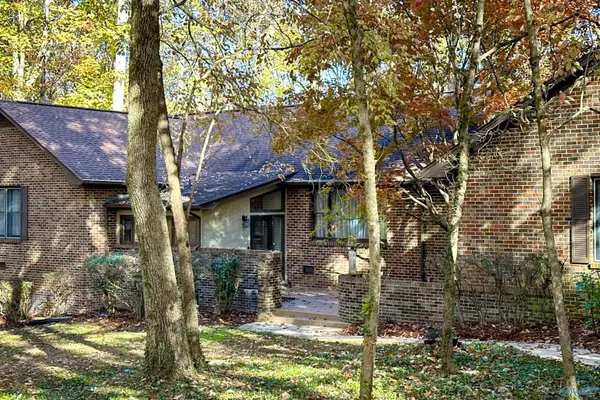 4306 Autumn Leaves Trail, Decatur, AL 35601