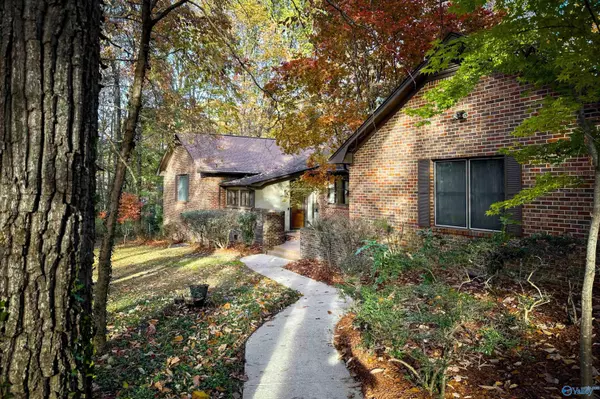 Decatur, AL 35601,4306 Autumn Leaves Trail