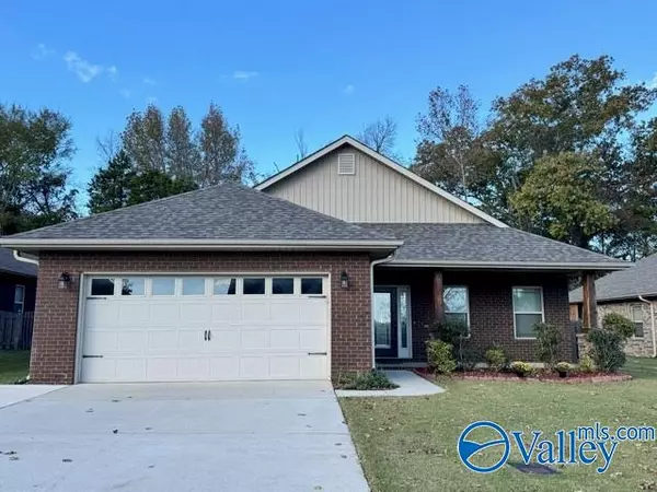 2912 Pasture View Lane, Owens Cross Roads, AL 35763