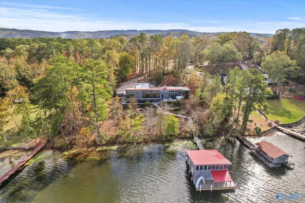 3156 Lakeshore Drive, Scottsboro, AL 35769