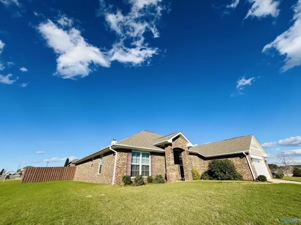 16187 Bruton Drive NW, Harvest, AL 35749