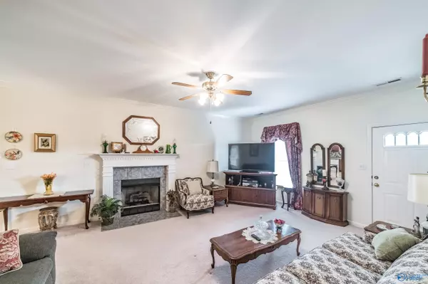 Owens Cross Roads, AL 35763,1004 Low Gap Road