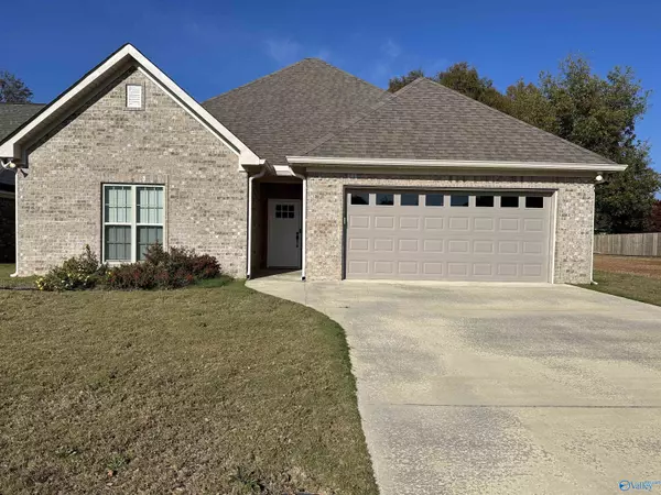 122 Glen Oaks Circle, Glencoe, AL 35905