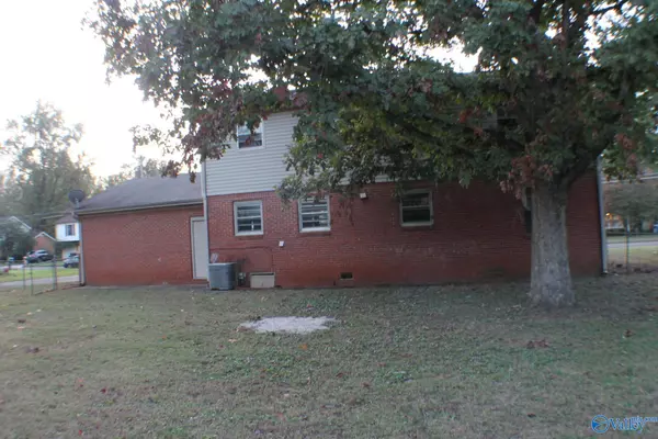 Huntsville, AL 35802,8013 Lauderdale Road