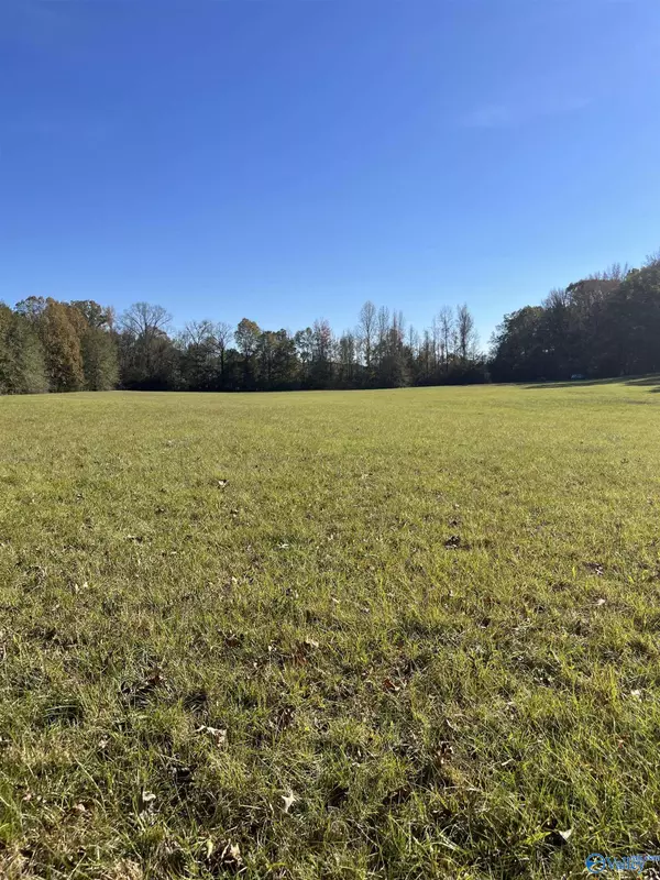 5225 Tidmore Bend Road, Gadsden, AL 35901