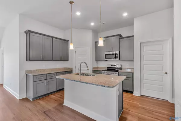 Huntsville, AL 35810,211 Rim Rock Circle