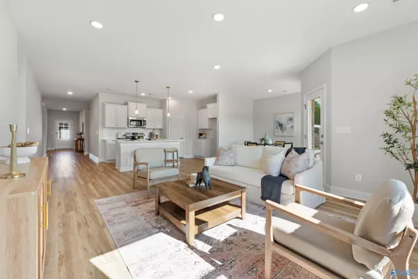 Toney, AL 35773,306 Cherokee Glen Avenue