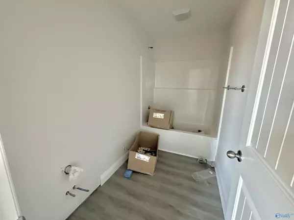 Athens, AL 35611,16163 Poplar Creek Road