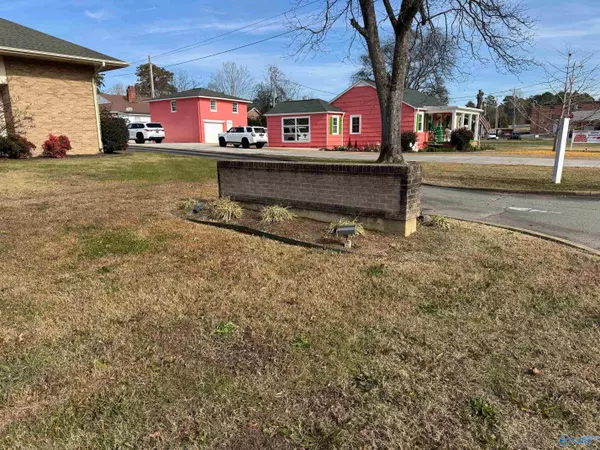 Scottsboro, AL 35768,701 E Laurel Street