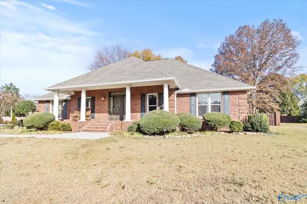 2743 Whistler Lane SE, Owens Cross Roads, AL 35763