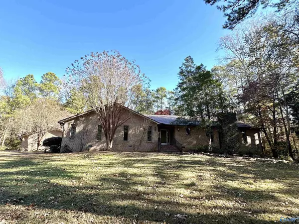 2 King Mountain Road, Gadsden, AL 35901