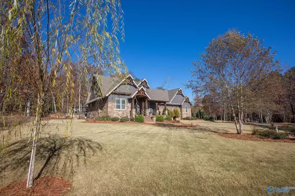 108 River Point Drive, Rainbow City, AL 35906