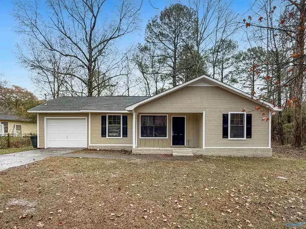 2210 Pond Circle, Guntersville, AL 35976