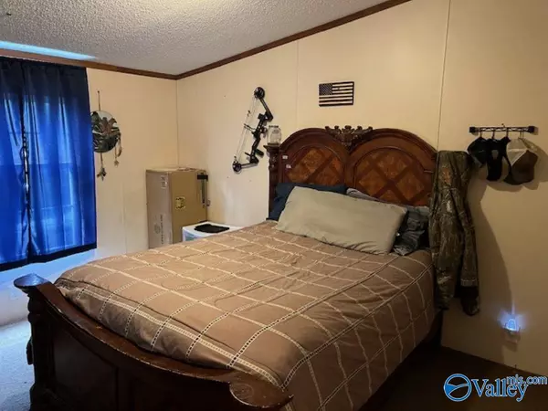 Eva, AL 35621,80 Vincent